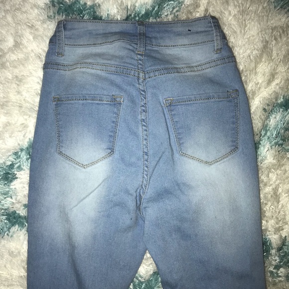 Ripped light washed jeans - Picture 4 of 6